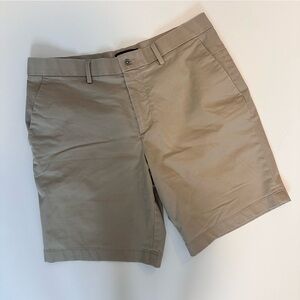 Men’s Banana Republic Aiden Khaki Short
